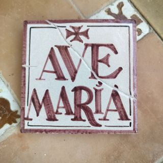 Azulejo Ave María esmaltado antiguo.