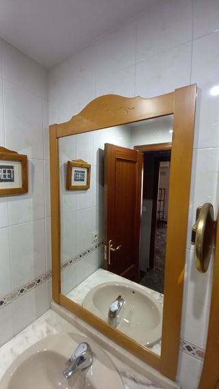 Mueble Baño con Espejo y Lavabo en perfecto estado