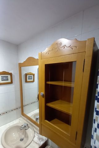 Mueble Baño con Espejo y Lavabo en perfecto estado