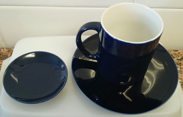 12 Tazas con Platos de 17cm y 10cm
