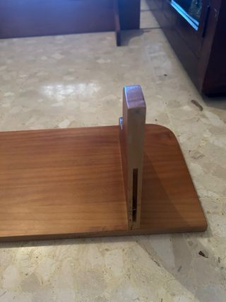 Estantería de madera de pino