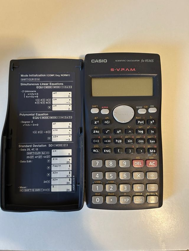 Calculadora Científica Casio fx-95MS Negra