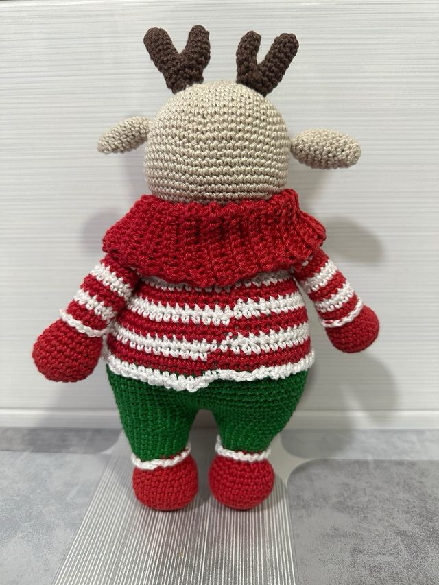 Bambola natalizia con renna Amigurumi