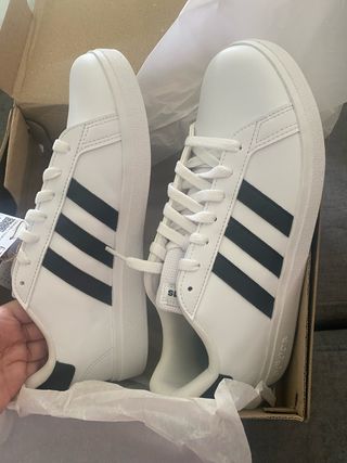 Zapatillas Adidas Blancas y Negras Talla 40
