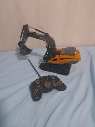 Excavadora teledirigida con mando