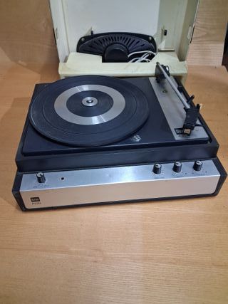 Tocadiscos BETTOR P22N