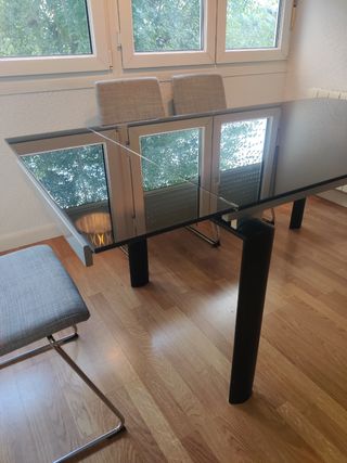 Mesa de comedor cristal y metal