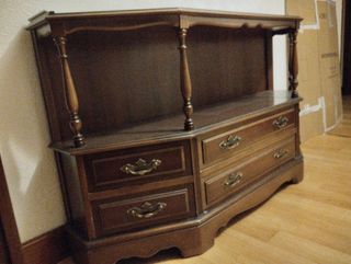 Mueble de entrada antiguo de madera