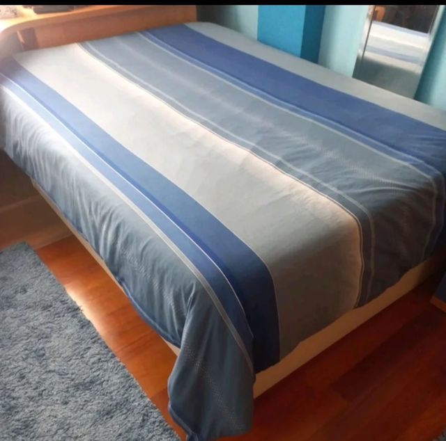 Funda nórdica azul y blanca sin usar