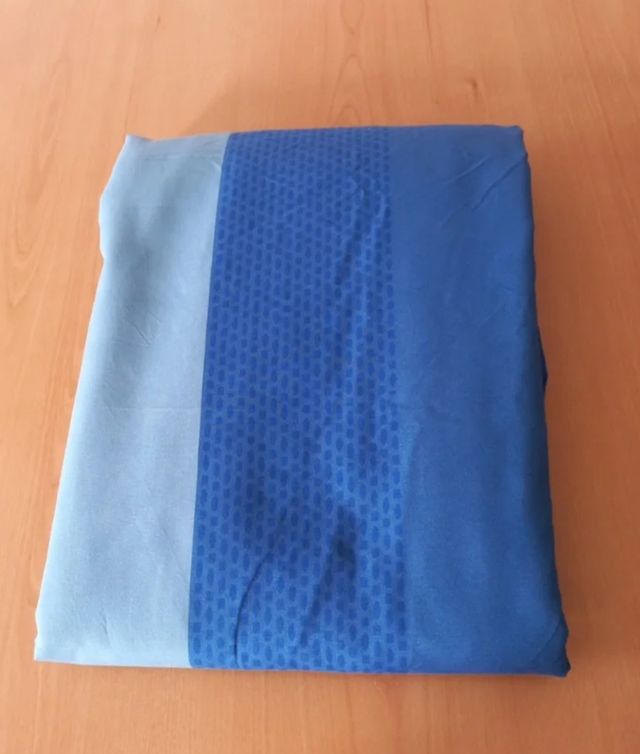 Funda nórdica azul y blanca sin usar