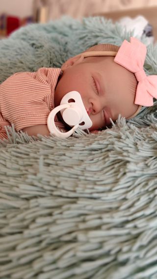 Muñeca Reborn Bebé Durmiendo realista . 
