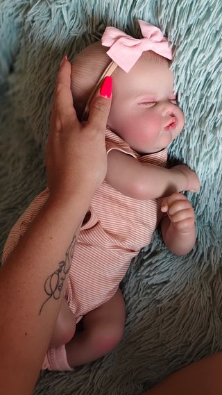 Muñeca Reborn Bebé Durmiendo realista . 