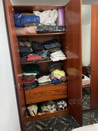 Armario ropero de madera