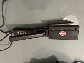 Plancha de pelo FM negra
