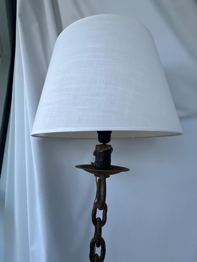 Lámpara de pie forja