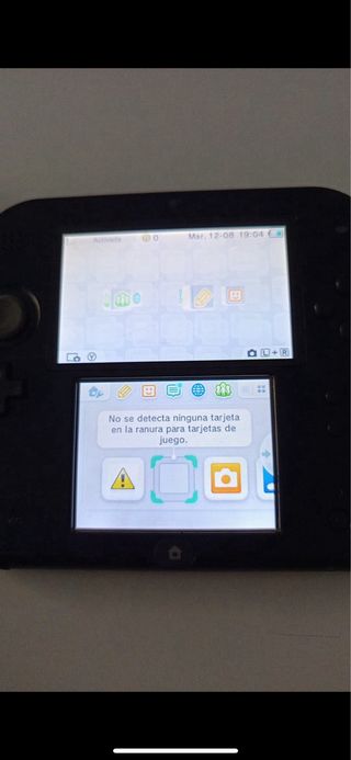 Nintendo 2DS + Cargador + Tarjeta SD