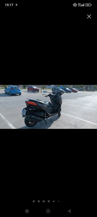 Yamaha XMAX 400