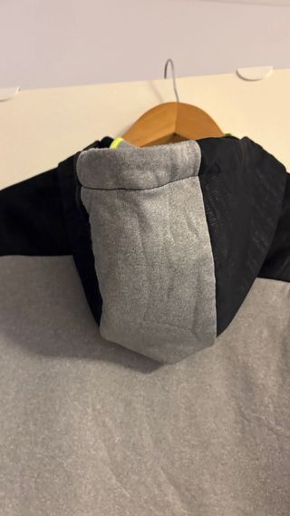 Sudadera Nike Therma-Fit Gris y Negra