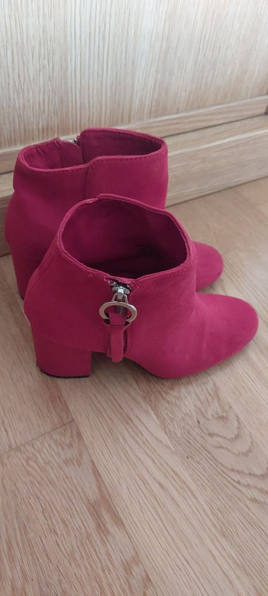 Botas rojas de tacón