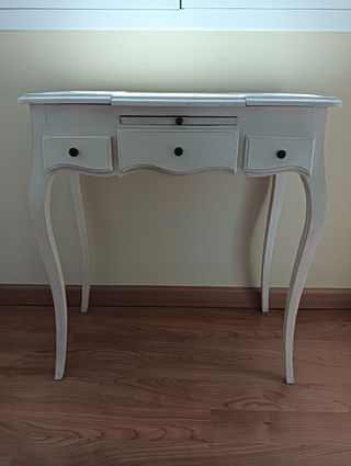 Tocador blanco con asiento