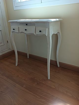 Tocador blanco con asiento
