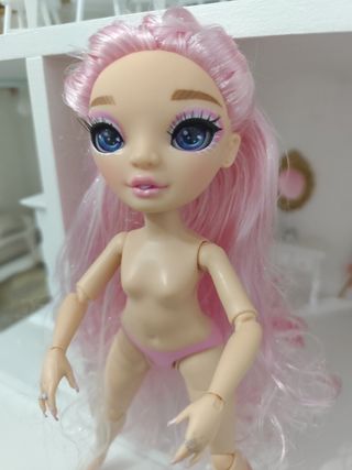 Muñeca Rainbow High Mimi Choi Serie 1