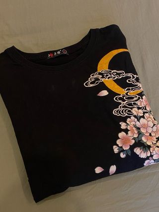 Camiseta Estilo Japonés Bordada Koi Luna