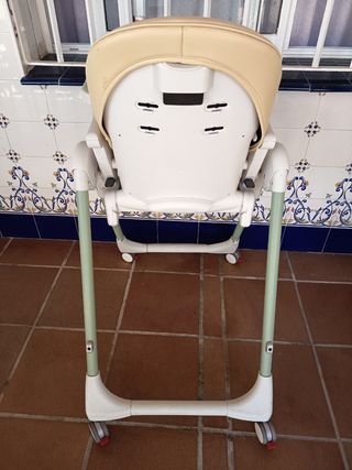 Trona para bebé color beige y verde