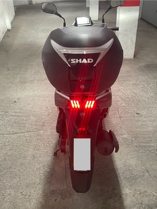 Peugeot Tweet 50 CC Blanca con Baúl