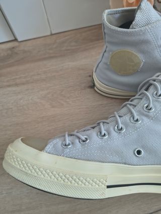 Converse talla 39 color gris con detalles en beige