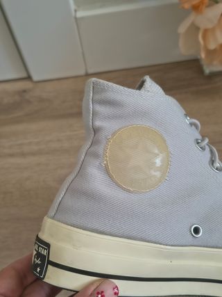 Converse talla 39 color gris con detalles en beige