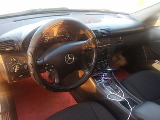 Mercedes-Benz Clase C 2004