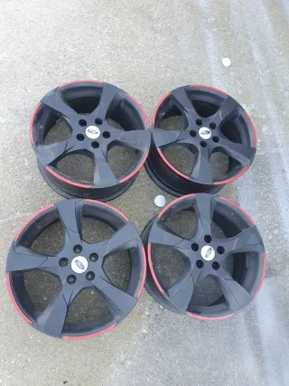 Llantas R17 CMS Negras con Borde Rojo