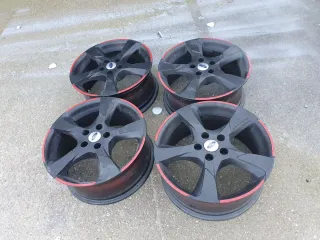 Llantas R17 CMS Negras con Borde Rojo