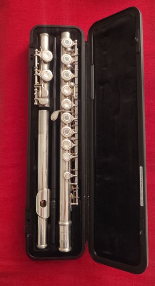 Flauta Travesera Plateada Yamaha YFL-281