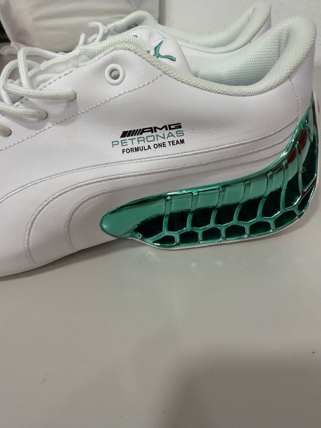Zapatillas Puma Blancas y Verdes