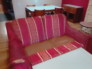 Sofás de 2 y 4 plazas tapizados. IDEAL CON FUNDAS.