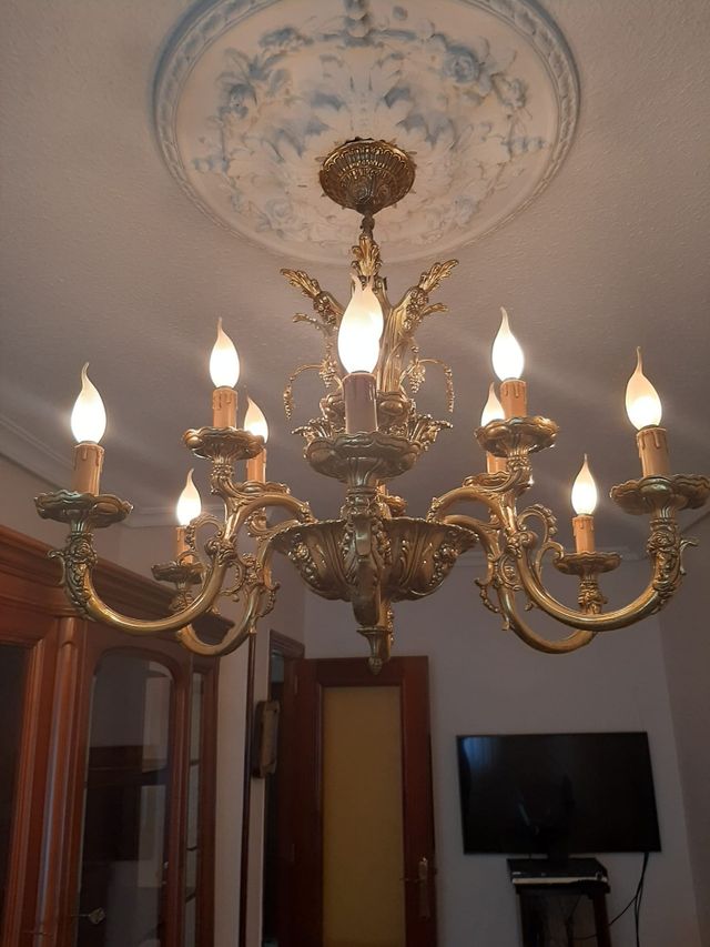 Lámpara de bronce fundido