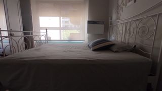 Se vende cama doble completa, lista para usar.
