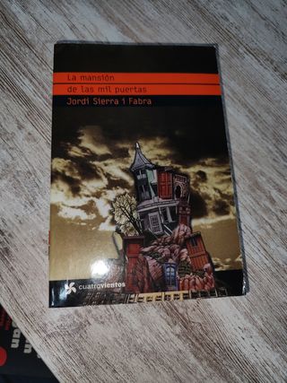 La mansión de las mil puertas (Spanish Edition)