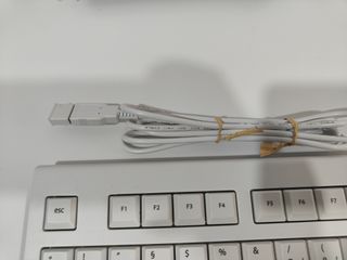 Teclado Cherry KC 1000 con cable