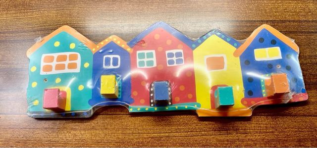 Perchero infantil madera casas