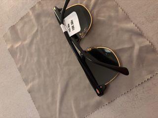 Ray-Ban Clubmaster RB-3016 Nuevas
SIN USO