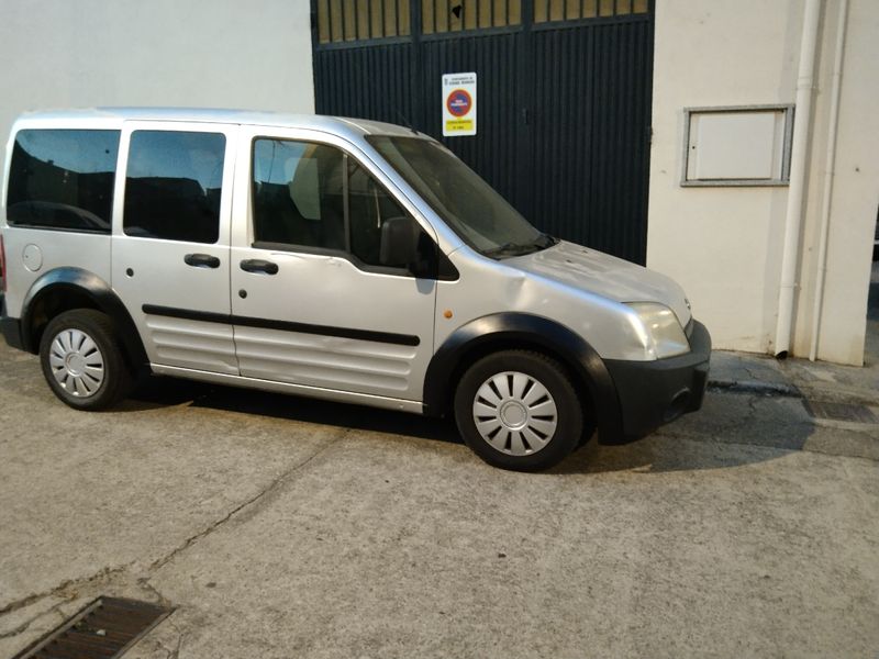 Ford Tourneo Connect 2005 - foto 1