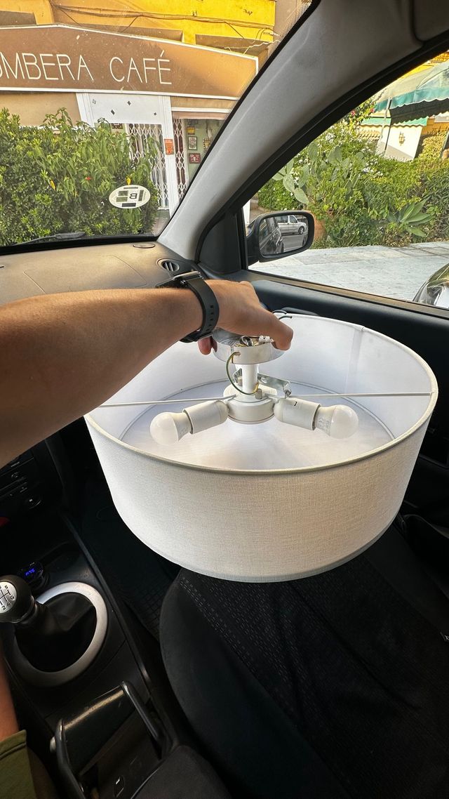 Lampada da soffitto in tessuto e metallo