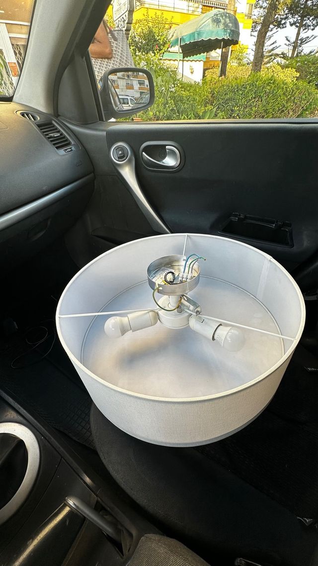 Lampada da soffitto in tessuto e metallo