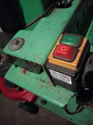 Rachadora de leña eléctrica vertical 9T