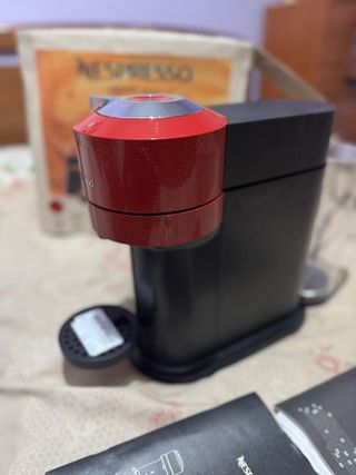 Cafetera Nespresso Vertuo Next Roja