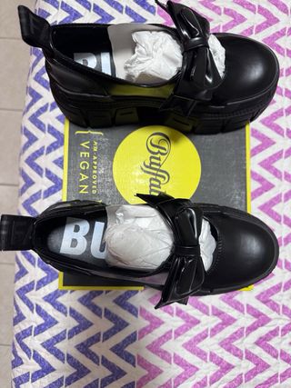 Zapatos Buffalo NUEVOS con lazo y plataforma