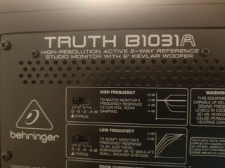 2 Monitores Dj Behringer B1031A 
